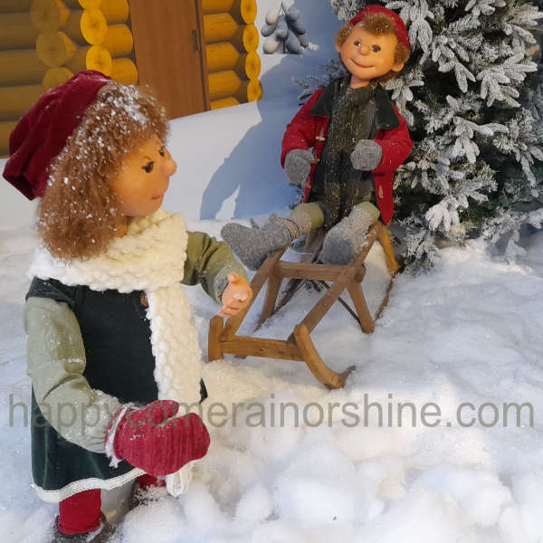 whitehall garden centre lacock animatronics children playing in snow.